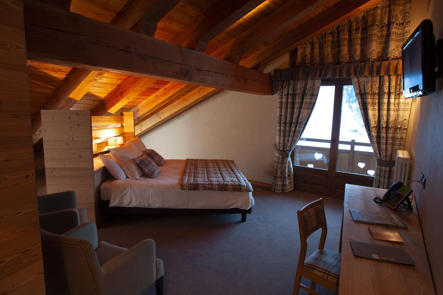 La Madonnina Del Gran Paradiso Wellness Hotel Cogne Exterior foto